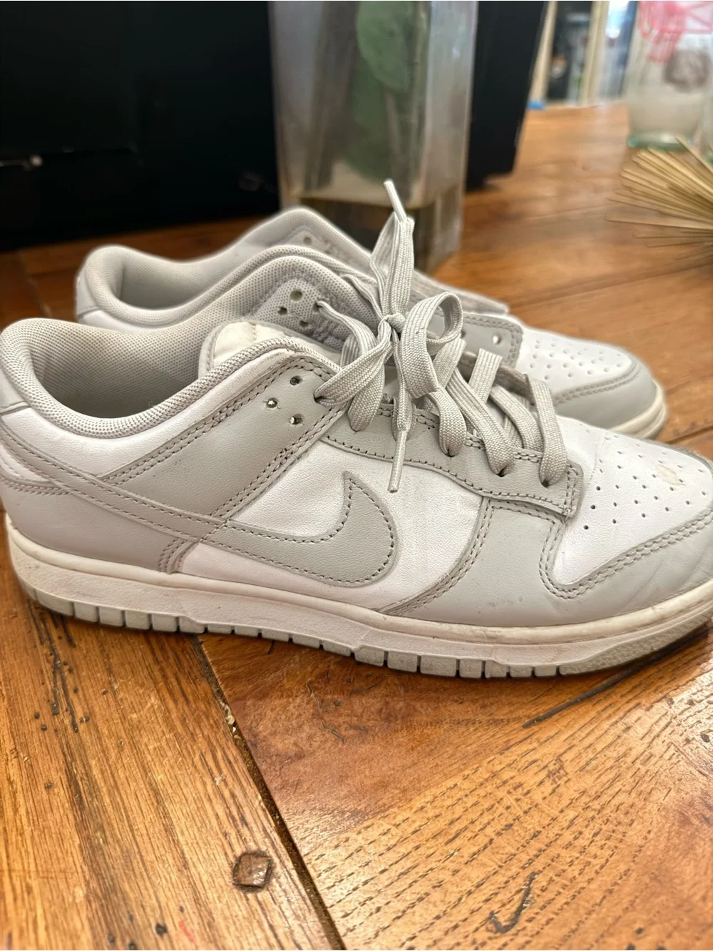 Nike Men’s Low-Top Sneakers in Light Gray and White US7.5